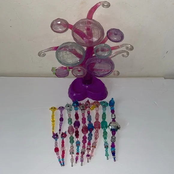 Twisty Petz, Series 3, Enchanted Jewelry Tree withTWISTY PETZ.